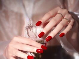 màu nail tháng 12 Classic Red