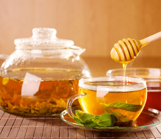 trà và mật ong