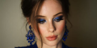 Tỏa sáng mùa lễ hội: Gợi ý các kiểu trang điểm hoàn hảo cho tiệc Giáng Sinh Phấn mắt xanh băng giá và son bóng