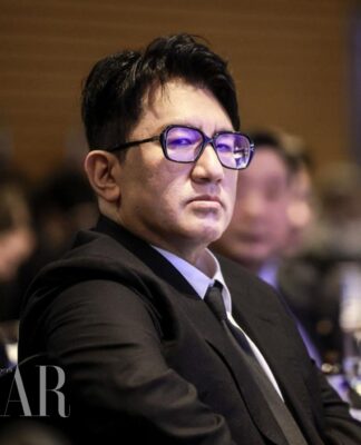 Cơ quan điều tra nghi ngờ rằng Chủ tịch Bang đã nhận được khoảng 30% lợi nhuận từ thương vụ bán cổ phần nói trên, với số tiền trục lợi bất chính ước tính lên tới khoảng 190 tỷ won