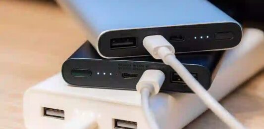 Cách sạc cục sạc dự phòng đúng cách (Nguồn: Internet)