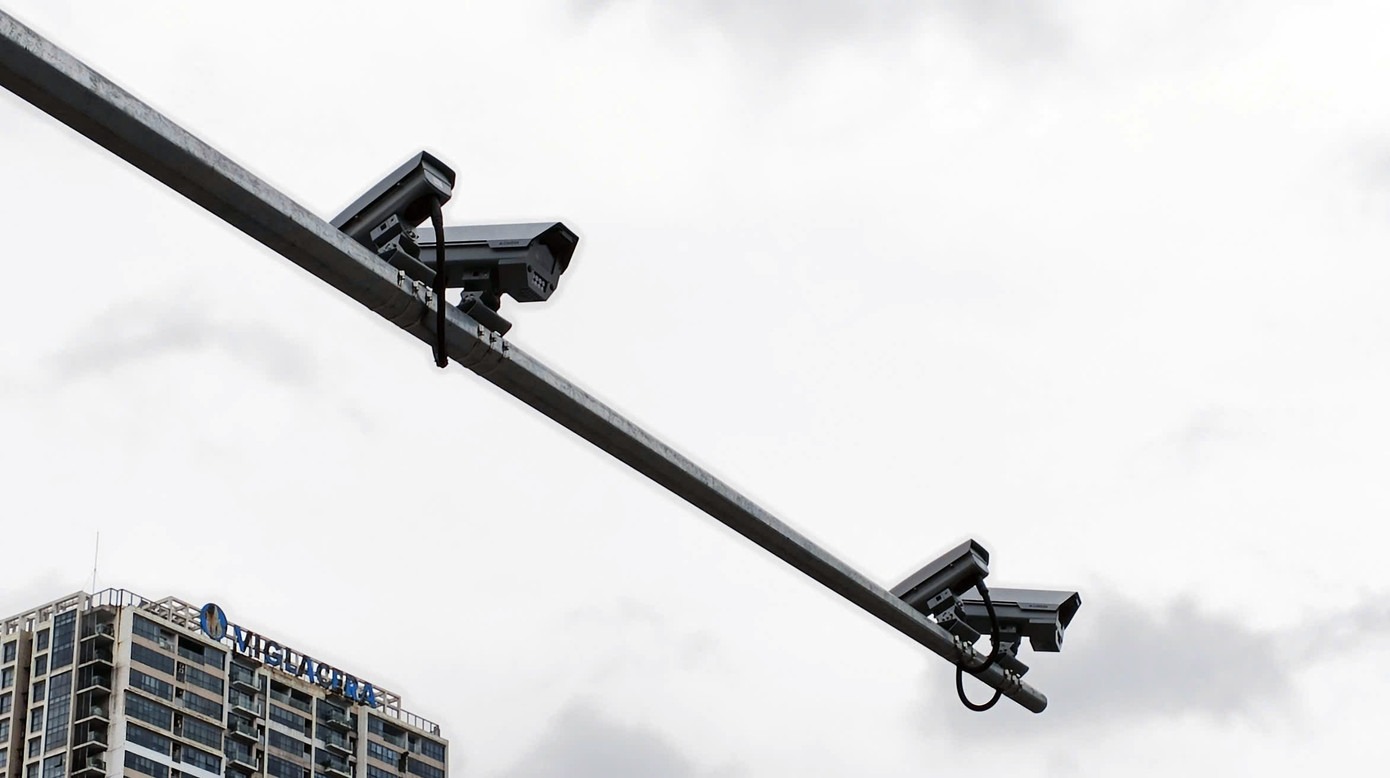 AI trong camera giao thông có thể phát hiện ô tô lấn làn xe máy, xe máy leo vỉa hè (Ảnh: Internet)