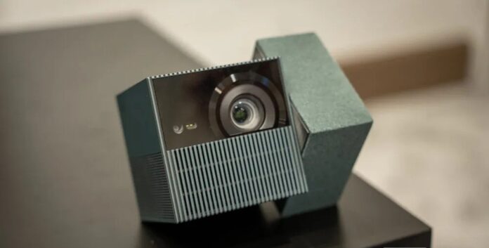 Thiết bị PlayCube của TCL (Ảnh: Internet)