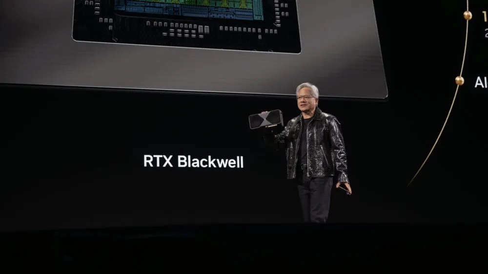 Giám đốc điều hành NVIDIA - Jensen Huang tại CES 2025 (Ảnh: Internet)