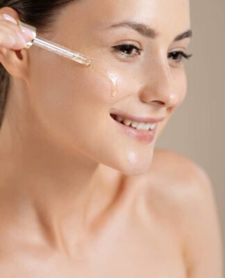 Những sai lầm phổ biến khi chăm sóc da nhạy cảm mà bạn nên biết Dùng quá nhiều hoạt chất cùng lúc