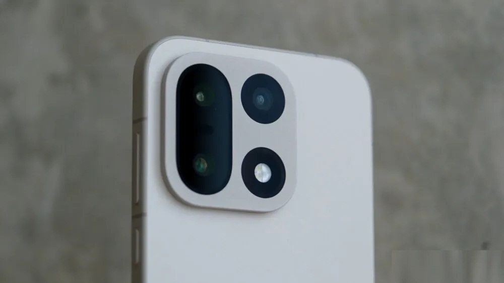 Điện thoại OnePlus 15 (Ảnh: Internet)