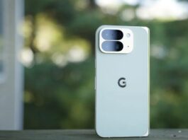 Mặt sau của Pixel 10 Pro Fold (Ảnh: Internet)