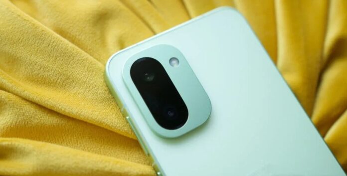 Cụm camera sau của điện thoại OnePlus 15R (Ảnh: Internet) Cụm camera sau của điện thoại OnePlus 15R (Ảnh: Internet)