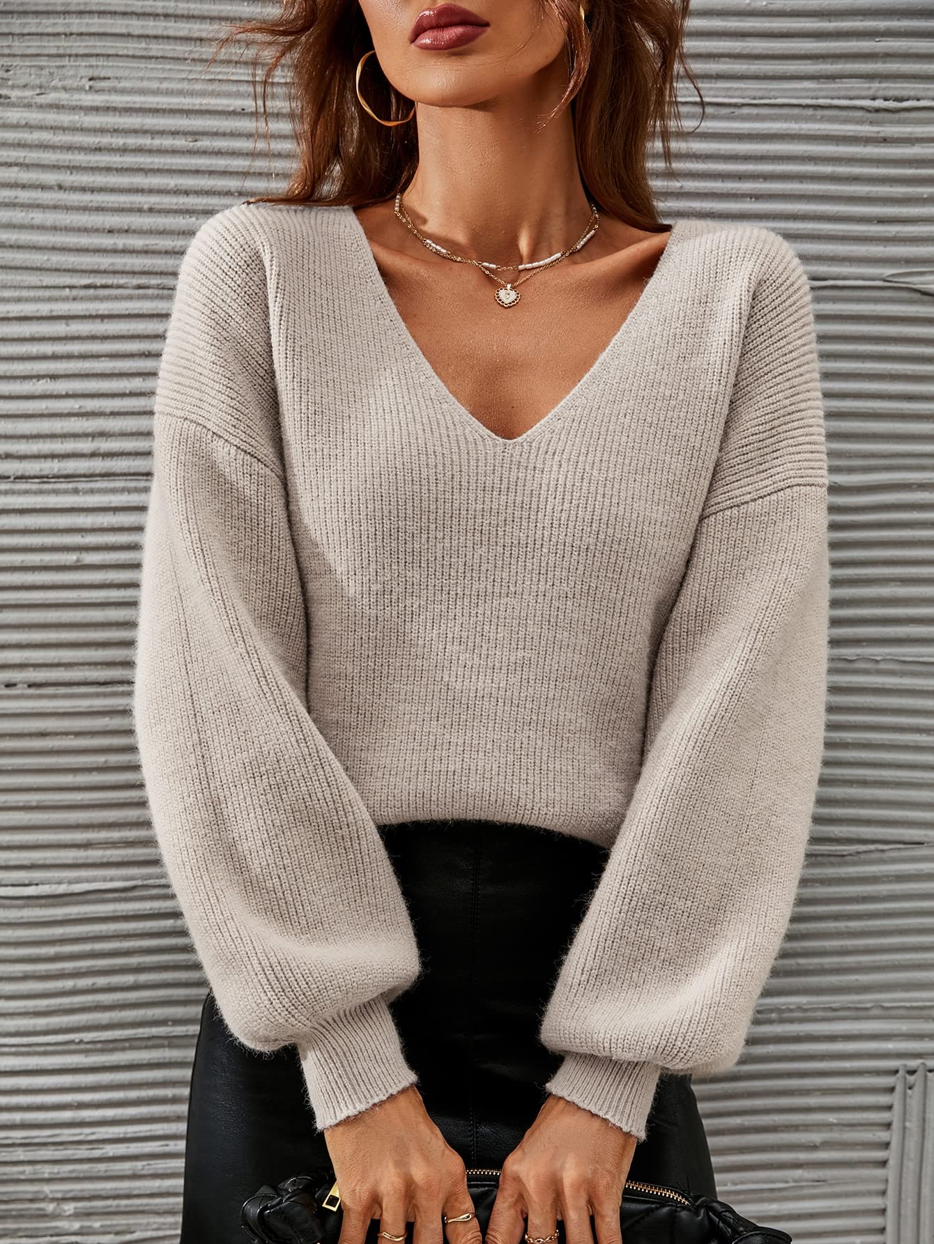 Áo len cổ chữ V