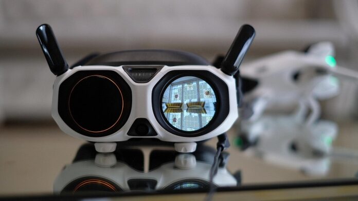 Kính FPV của drone Antigravity A1 (Ảnh: Internet) Kính FPV của drone Antigravity A1 (Ảnh: Internet)