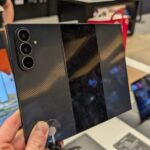 Điện thoại gập 3 màn hình Galaxy Z TriFold của Samsung: Khởi đầu ấn tượng dù vẫn còn hạn chế Điện thoại gập 3 màn hình Galaxy Z TriFold của Samsung (Ảnh: Internet)