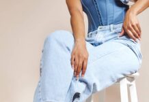 Gợi ý 8 kiểu giày phối cùng quần jeans ống rộng cực hợp và thời thượng giày phối cùng quần jeans ống rộng Giày cao gót đế vuông