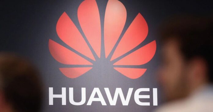 Các chuyên gia cảnh báo rằng, dù kỹ thuật quadruple patterning 21 nm của Huawei có thể hoạt động trong phòng thí nghiệm, việc đưa vào sản xuất thương mại vẫn đầy thách thức do chi phí cao và nguy cơ lỗi lớn, trong khi EUV một lần chiếu vẫn hiệu quả hơn (Ảnh: Internet)