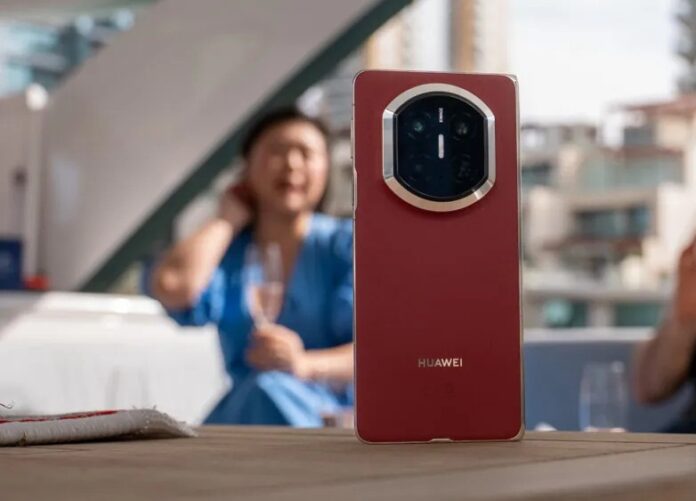 Điện thoại màn hình gập HUAWEI Mate X7 (Ảnh: Internet) Điện thoại màn hình gập HUAWEI Mate X7 (Ảnh: Internet)