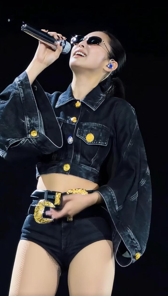 Jennie hoạt động đa lĩnh vực trong suốt năm 2025 (Ảnh: Internet)