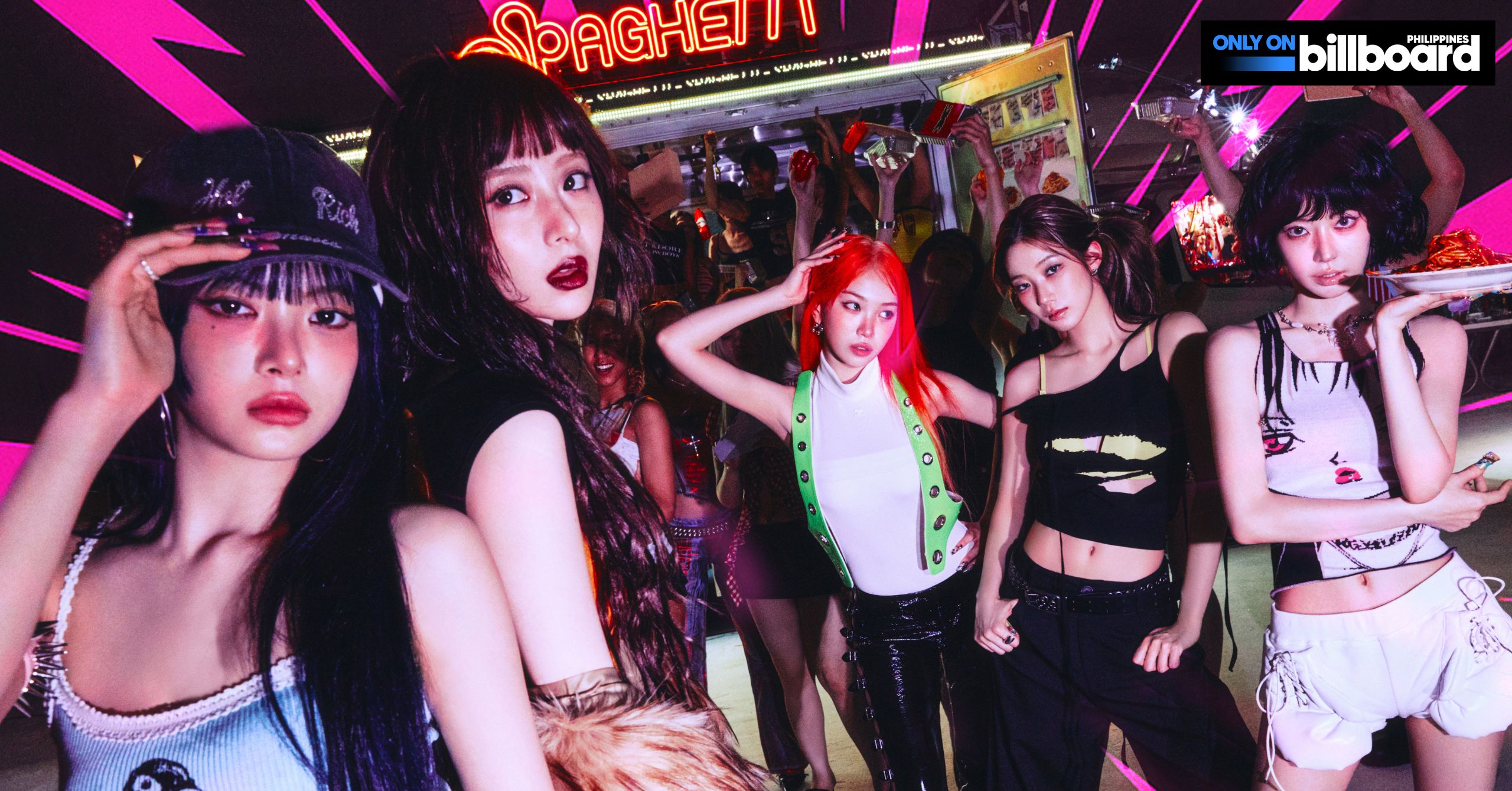 Lượng tiêu thụ mỗi album của LE SSERAFIM tại Nhật Bản đều vượt con số chục nghìn bản (Ảnh: Internet)