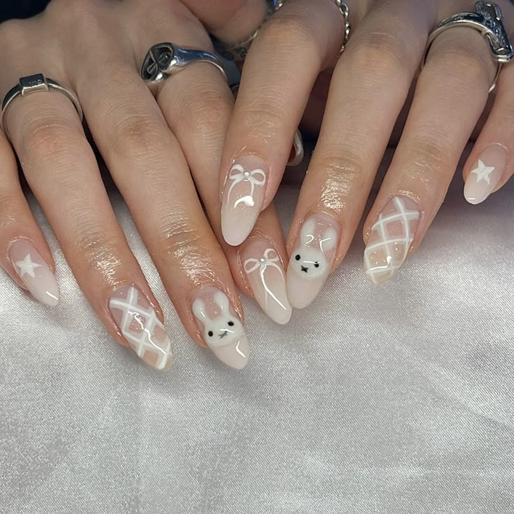 Nail thỏ màu trắng