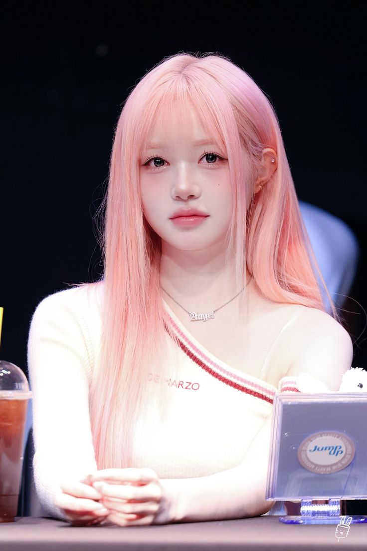 Tóc nhuộm màu hồng cam đào (Nguồn: Internet)