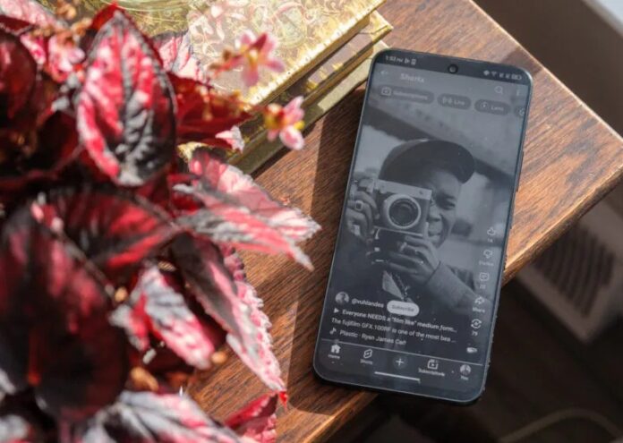 Máy đọc sách TCL NXTPAPER 60 Ultra (Ảnh: Internet)