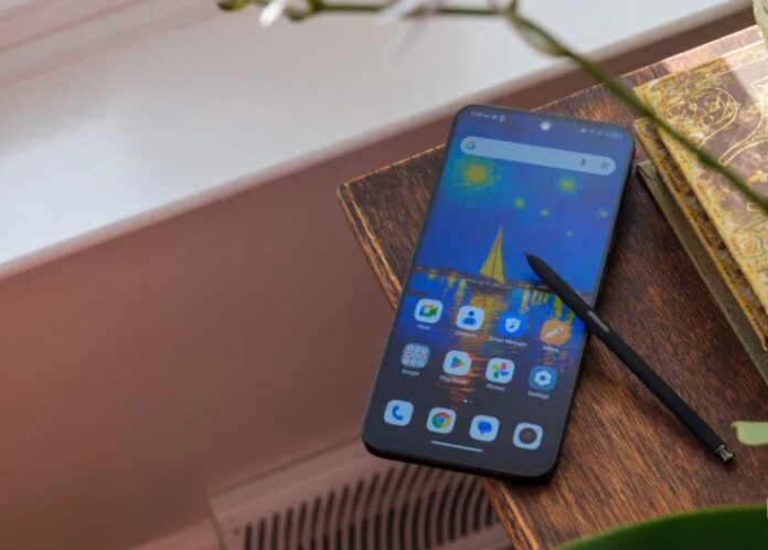 Màn hình chính của máy TCL NXTPAPER 60 Ultra kèm bút cảm ứng (Ảnh: Internet)