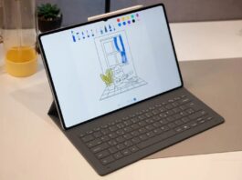 Máy tính bảng Galaxy Tab S11 Ultra với bàn phím rời và bút cảm ứng S Pen (Ảnh: Internet)