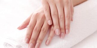 Móng tay mỏng, dễ gãy