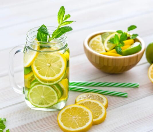 7 lợi ích của việc uống nước chanh thường xuyên Nước chanh