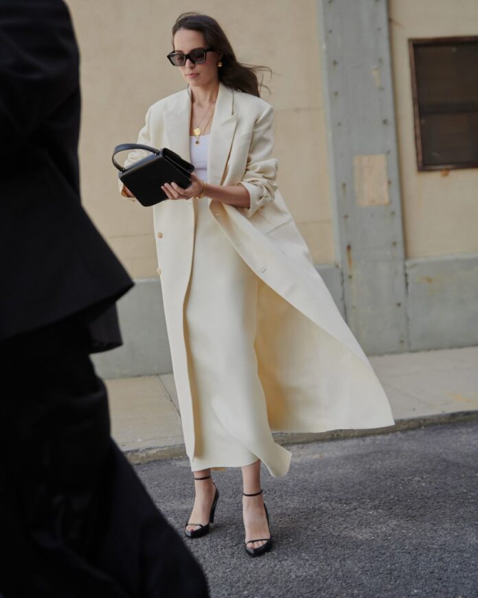 Áo khoác dài và váy liền dài