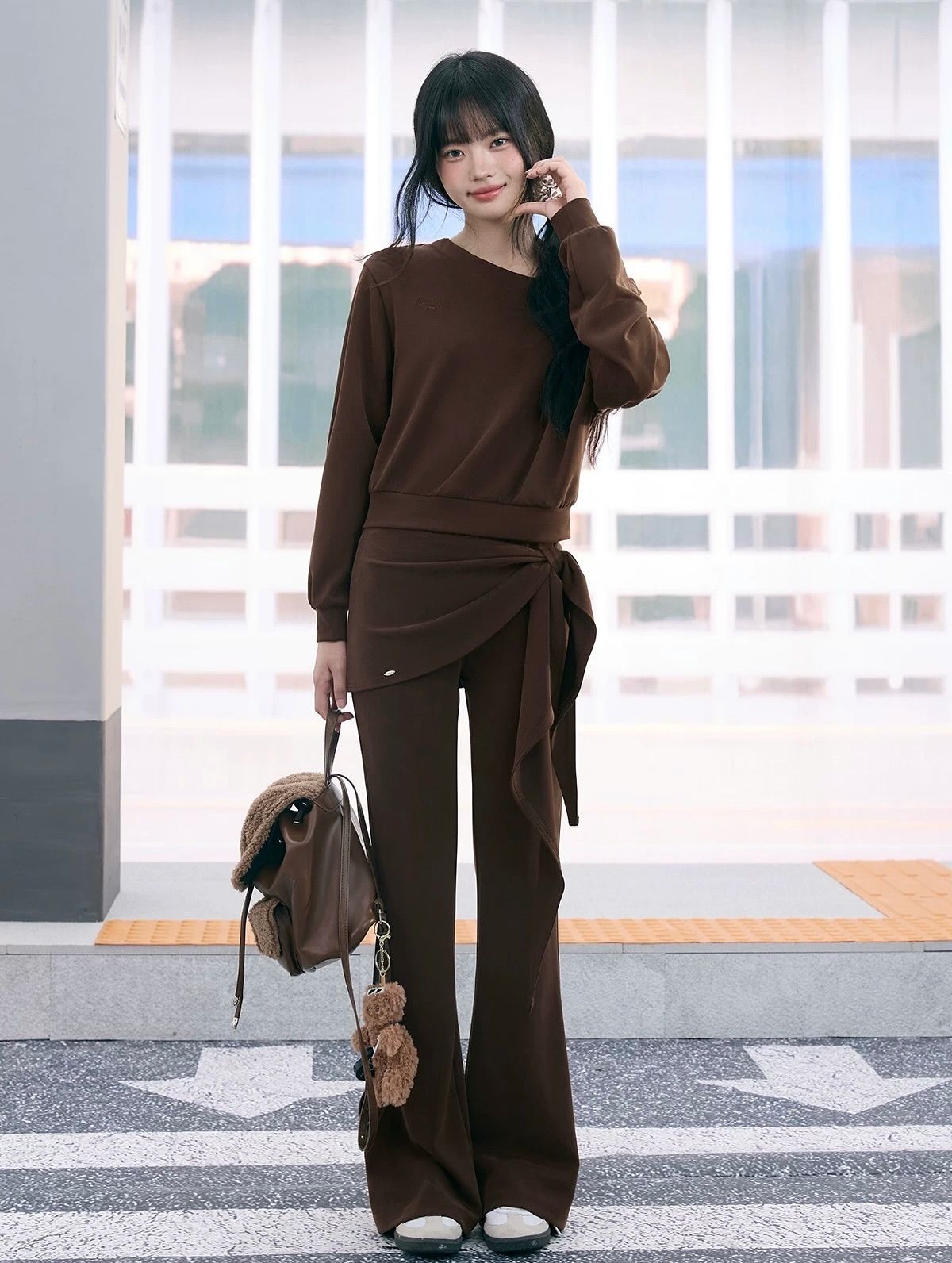 Quần ống loe kiểu Balletcore