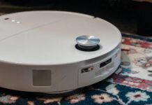 Robot hút bụi lau nhà Roborock Qrevo CurvX 13 (Ảnh: Internet)