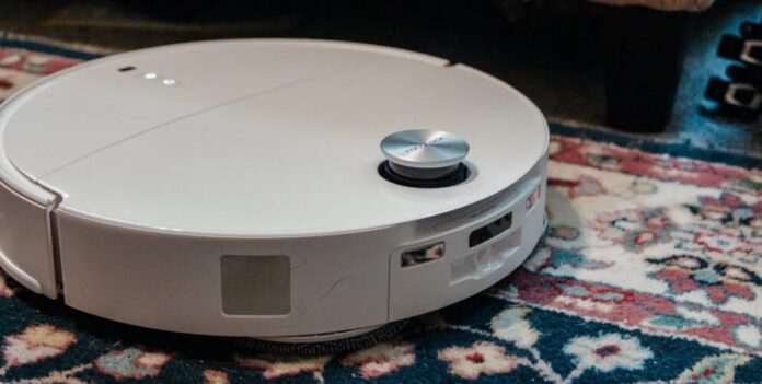Robot hút bụi lau nhà Roborock Qrevo CurvX 13 (Ảnh: Internet)