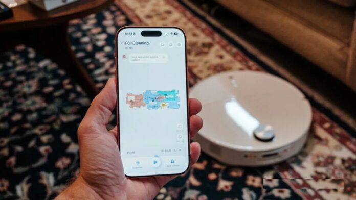 Robot hút bụi lau nhà Roborock Qrevo CurvX (Ảnh: Internet)