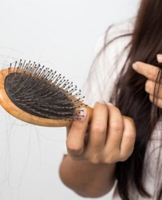 Rụng tóc từng mảng