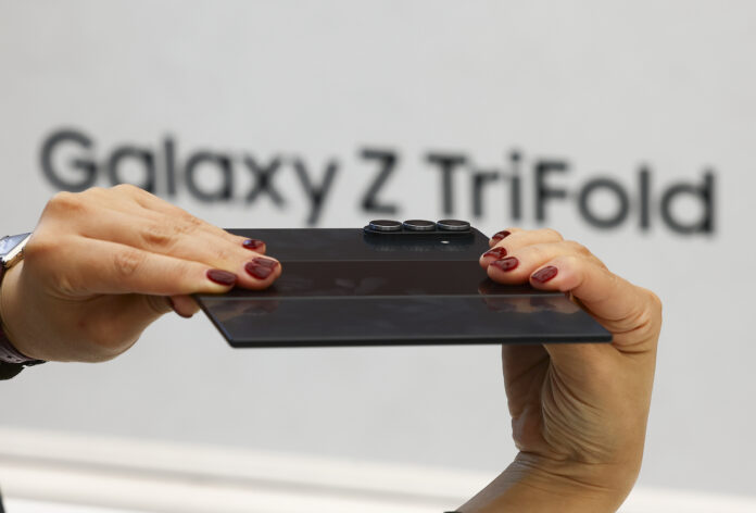 Samsung Z TriFold (Ảnh: Internet)