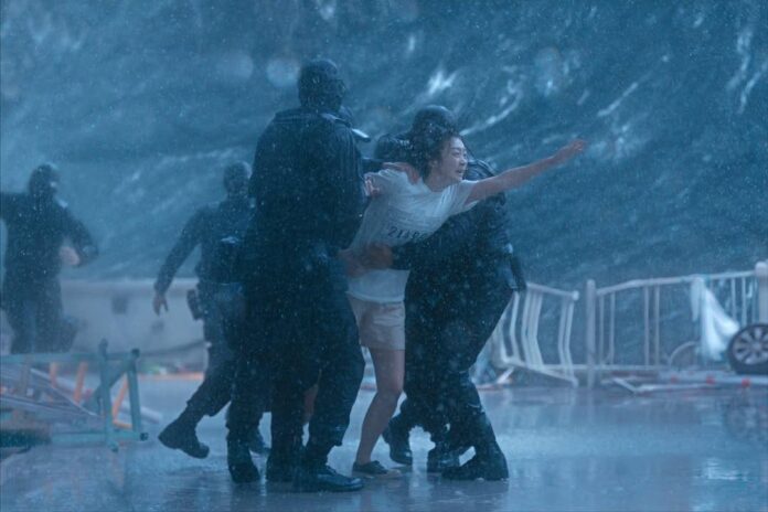 Kim Da-mi hóa thân thành người mẹ bảo vệ đứa con trong mọi hoàn cảnh (Ảnh: Internet)