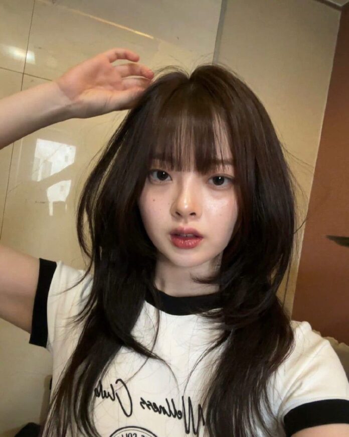 Tóc layer dài mái thưa lưa thưa