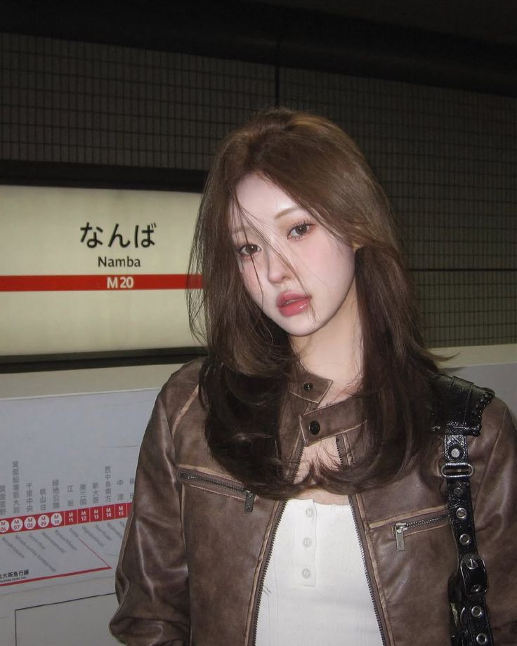 Gợi ý 10 kiểu tóc layer nữ xứng đáng để thử trong năm 2026 - từ tóc ngắn cho đến tóc dài kiểu tóc layer kiểu tóc layer đẹp tóc layer tóc layer 2026 tóc layer bung tóc layer dài Tóc layer dài mái ngang dày Tóc layer dài uốn sóng lớn tự nhiên tóc layer lỡ Tóc layer lửng uốn C Curl tóc layer ngắn tóc layer ngang vai tóc layer nữ tóc layer nữ 2026