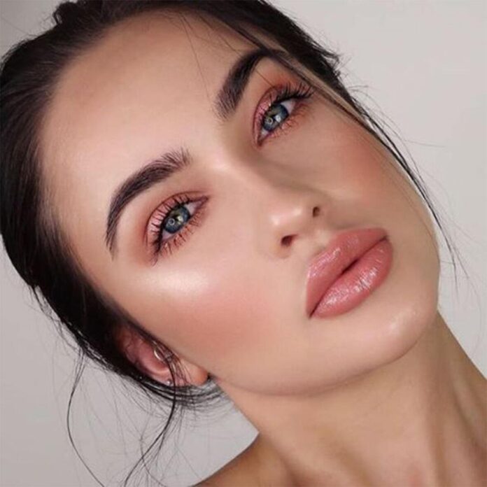 Son bóng ánh nhũ nhẹ