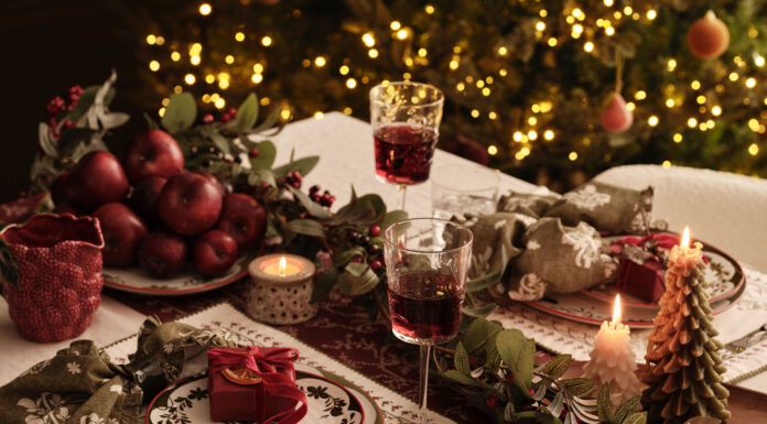 Trang trí bàn ăn Giáng sinh: Những quy tắc cơ bản để bữa tiệc thêm trọn vẹn Trang trí bàn ăn Giáng sinh