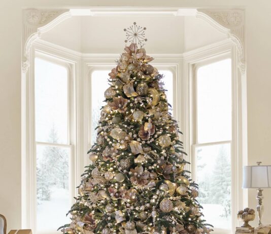 10 ý tưởng trang trí Giáng sinh lung linh cho ngôi nhà mùa lễ hội Cây thông màu champagne