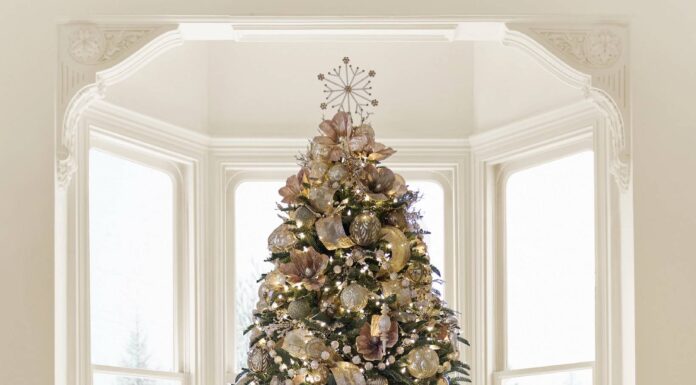 10 ý tưởng trang trí Giáng sinh lung linh cho ngôi nhà mùa lễ hội Cây thông màu champagne