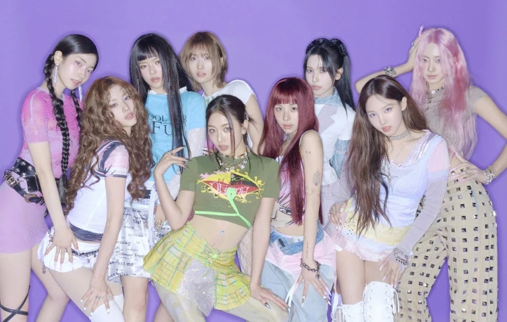 TWICE xác nhận vẫn tổ chức concert tại Hồng Kông dù địa phương vừa trải qua vụ hỏa hoạn nghiêm trọng. Nhóm cho biết quyết định này đi kèm cam kết hỗ trợ những người bị ảnh hưởng (Ảnh: Internet)