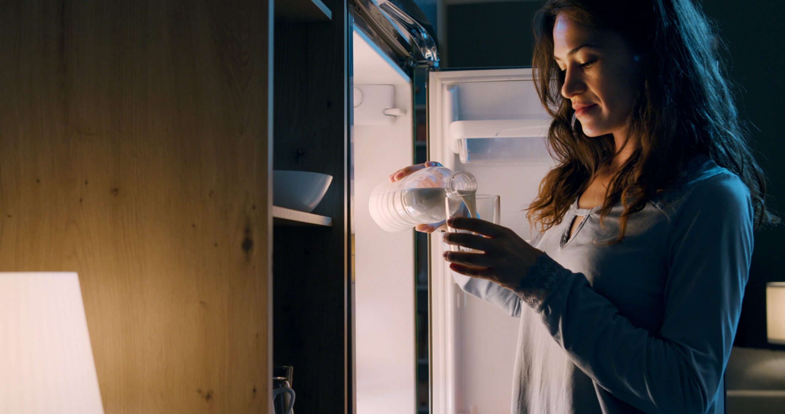 Uống sữa trước khi ngủ