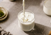 Lợi ích của việc uống sữa trước khi ngủ và những lưu ý cần biết uống sữa trước khi ngủ