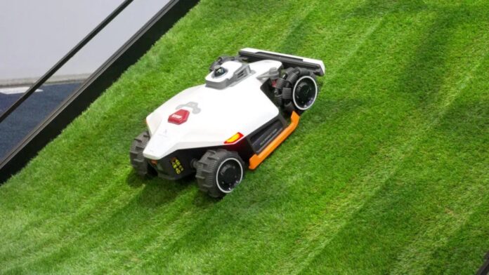 Mammotion LUBA 3 AWD (Ảnh: Internet)