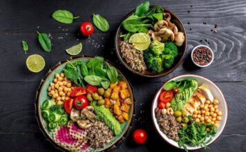 Chế độ ăn chống viêm là một phương pháp ăn uống tập trung vào thực phẩm có lợi cho cơ thể, giúp giảm phản ứng viêm và hỗ trợ chức năng miễn dịch