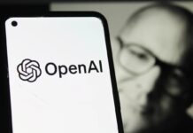 OpenAI có thể ra mắt thiết bị AI đặc biệt tích hợp ChatGPT trong năm 2026 (Ảnh: Internet)