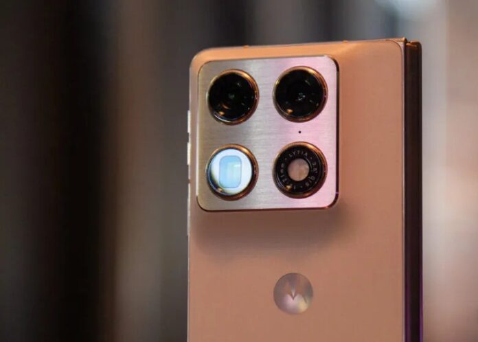 Camera của điện thoại gập Motorola Razr Fold (Ảnh: Internet)