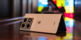 Điện thoại màn hình gập Motorola Razr Fold (Ảnh: Internet)