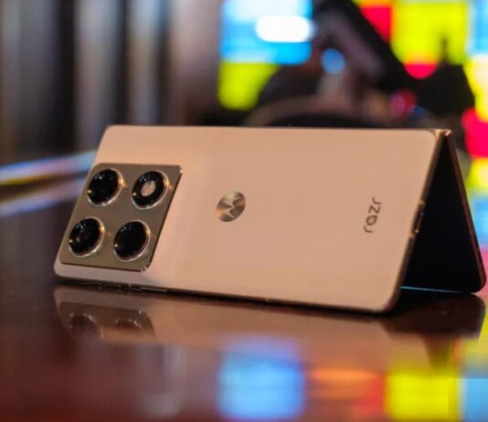 Điện thoại màn hình gập Motorola Razr Fold (Ảnh: Internet)